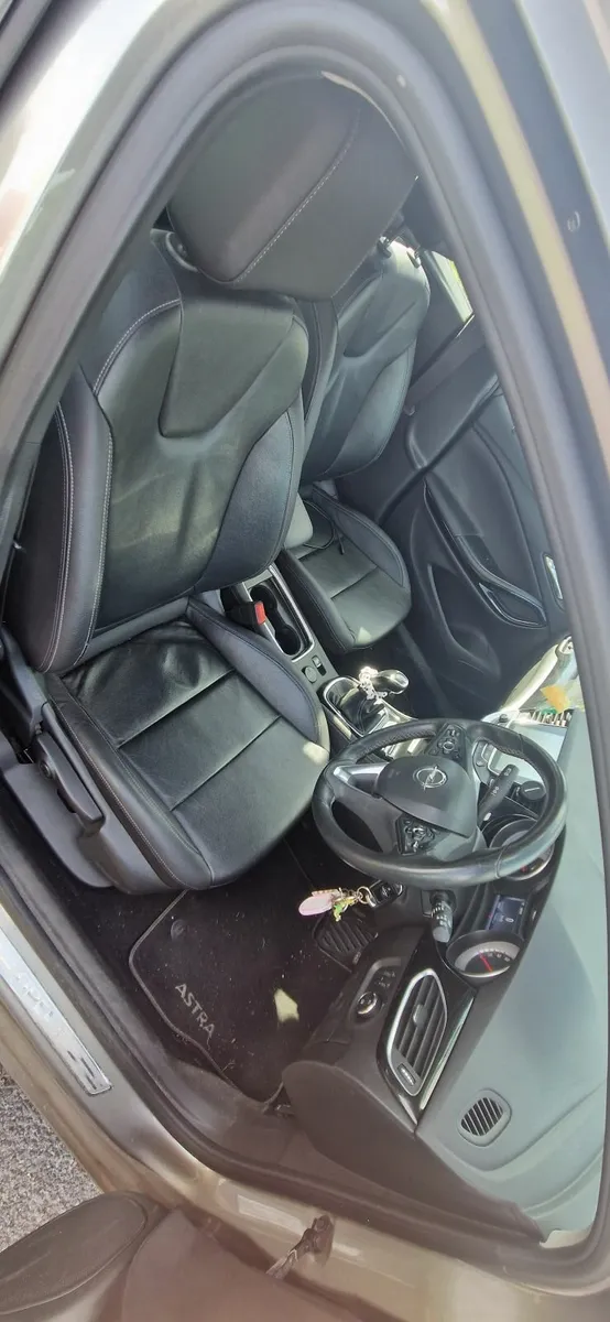 Opel Astra 2018 - Image 3