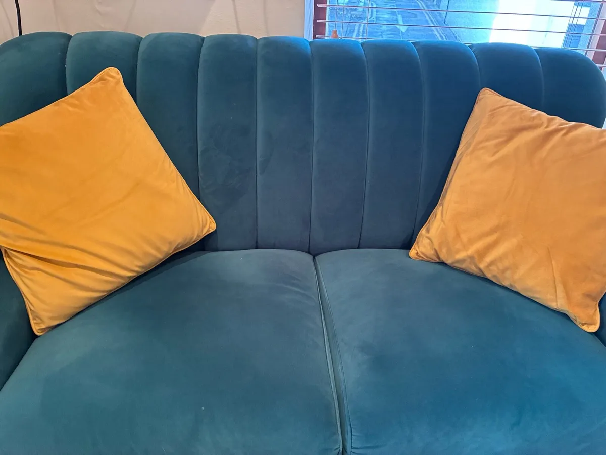 Velvet living room furniture suite - Image 2