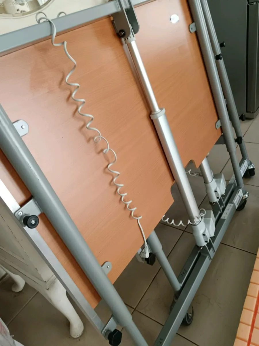 Electric home care bed - Image 1