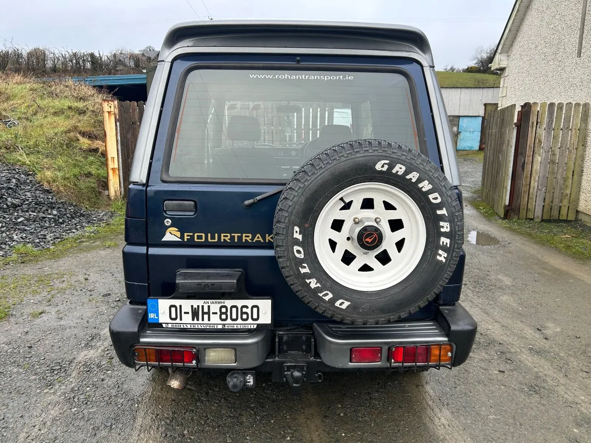 2001 Daihatsu Fourtrak 2.8 diesel fully restored - Image 3
