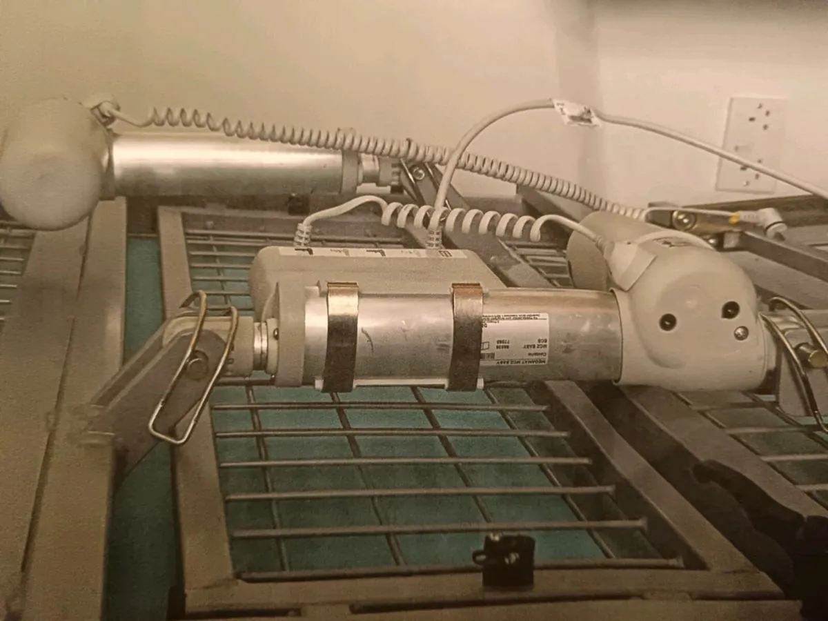 Electric home care bed - Image 2