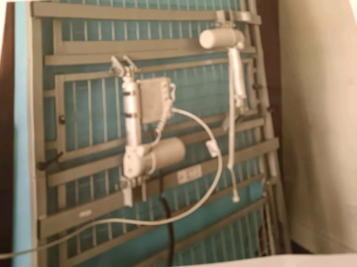 Electric home care bed - Image 3