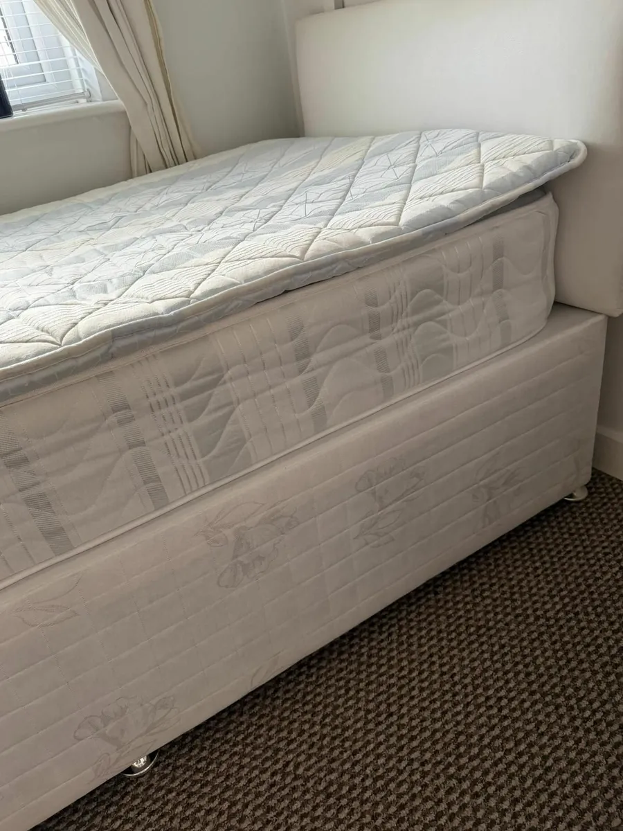 Single bed - Image 2