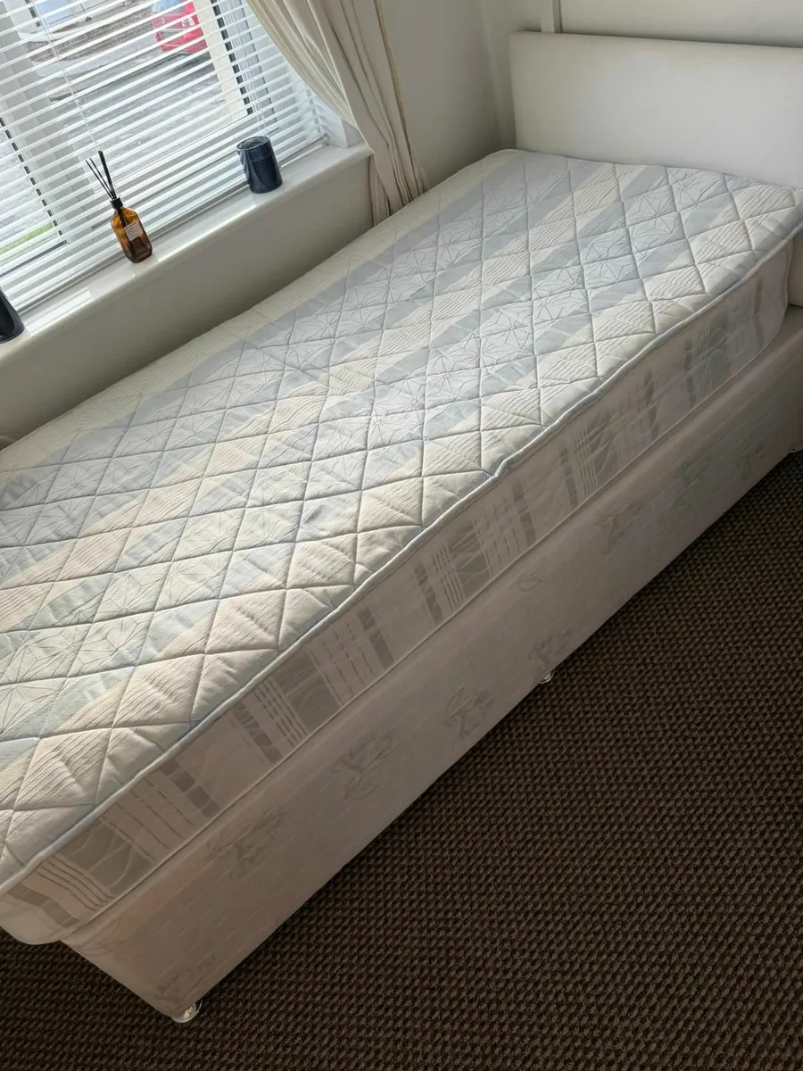 Single bed - Image 3