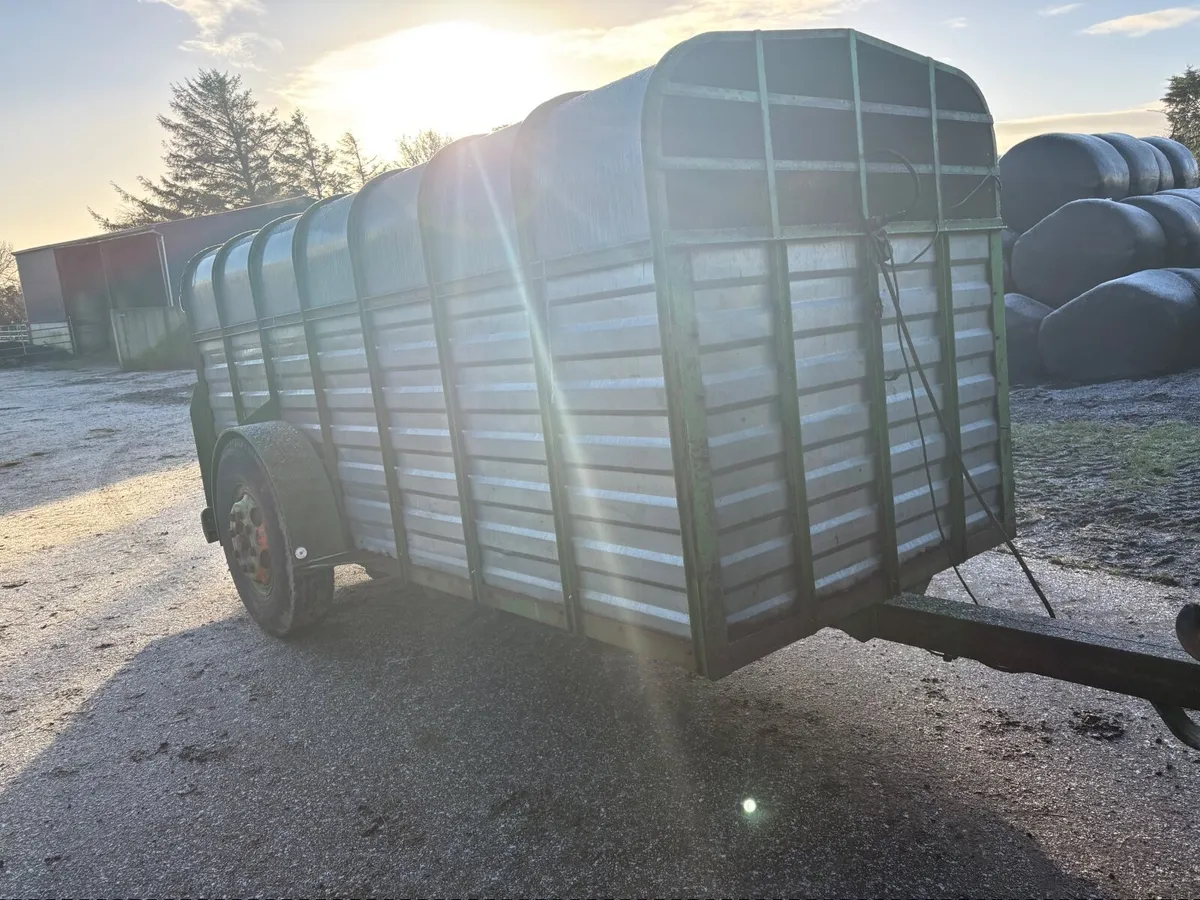 Cattle trailer - Image 1