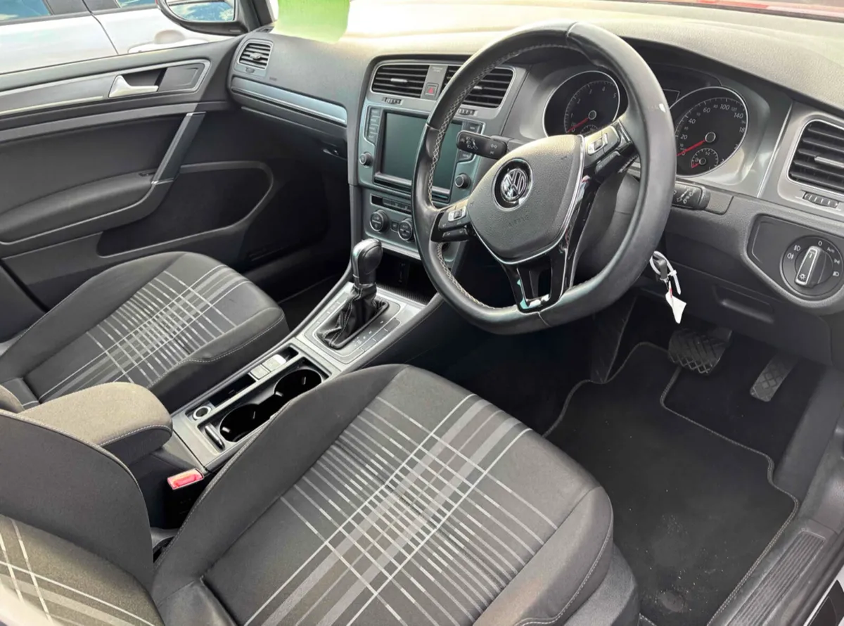 2015 (152) VW Golf 1.2 Petrol - Lounge Edition - Image 3