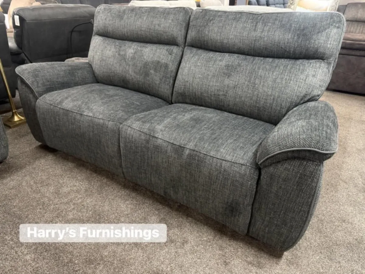 Brand new Aston recliner couch reduced