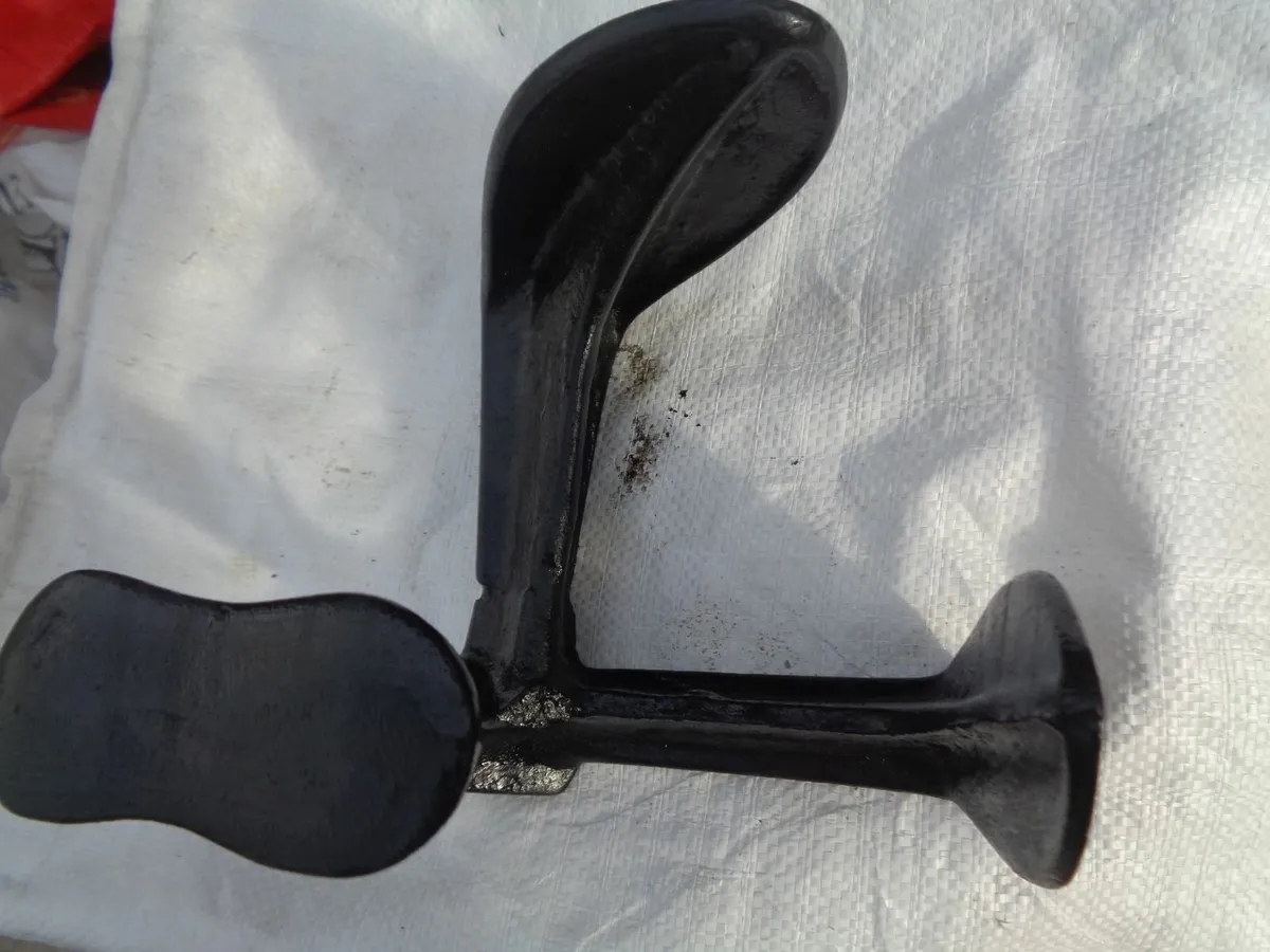 Vintage Cast Iron Shoe Last for Sale - Image 4