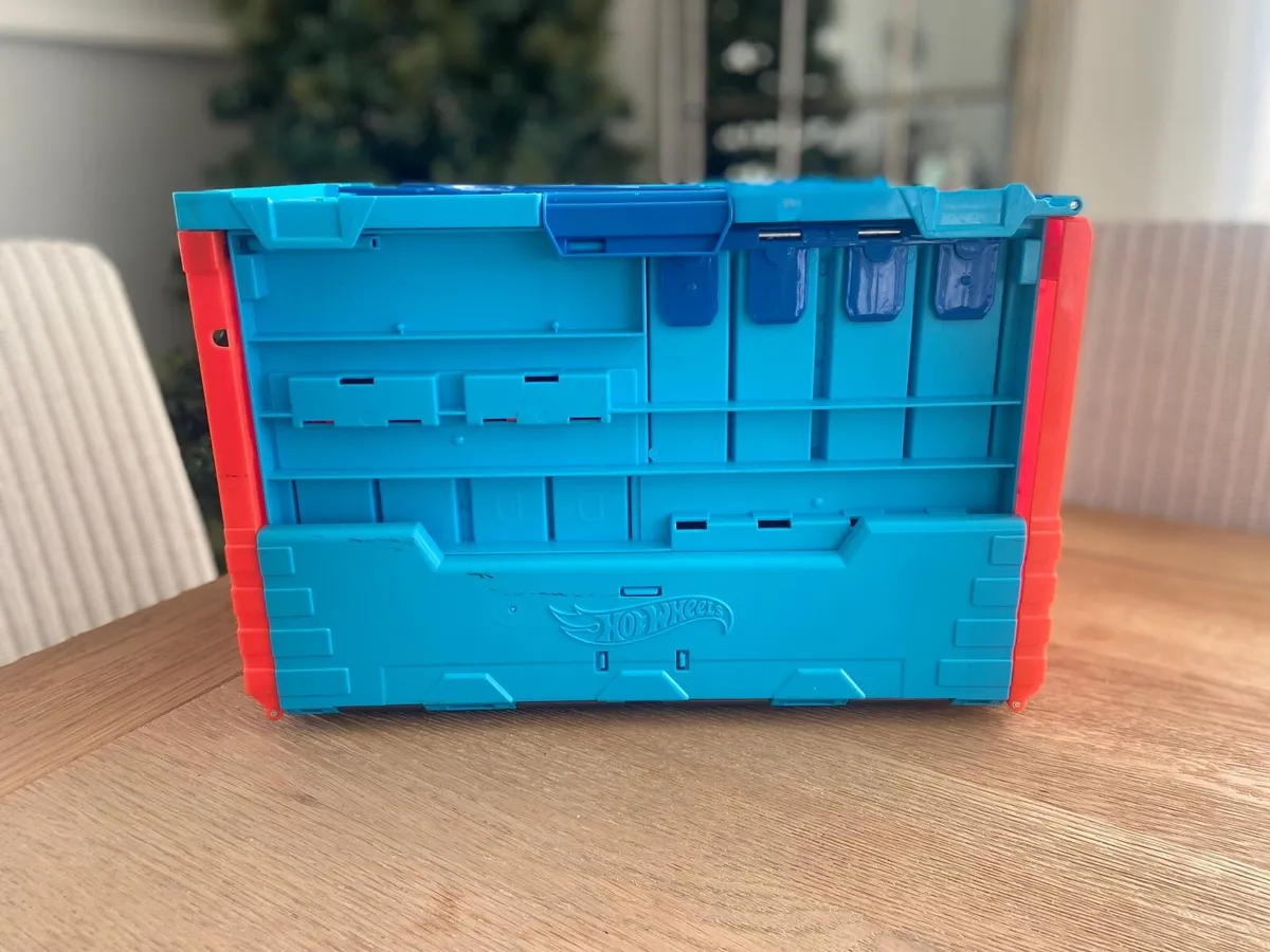 Hot Wheels Race Crate Track Builder - Image 1