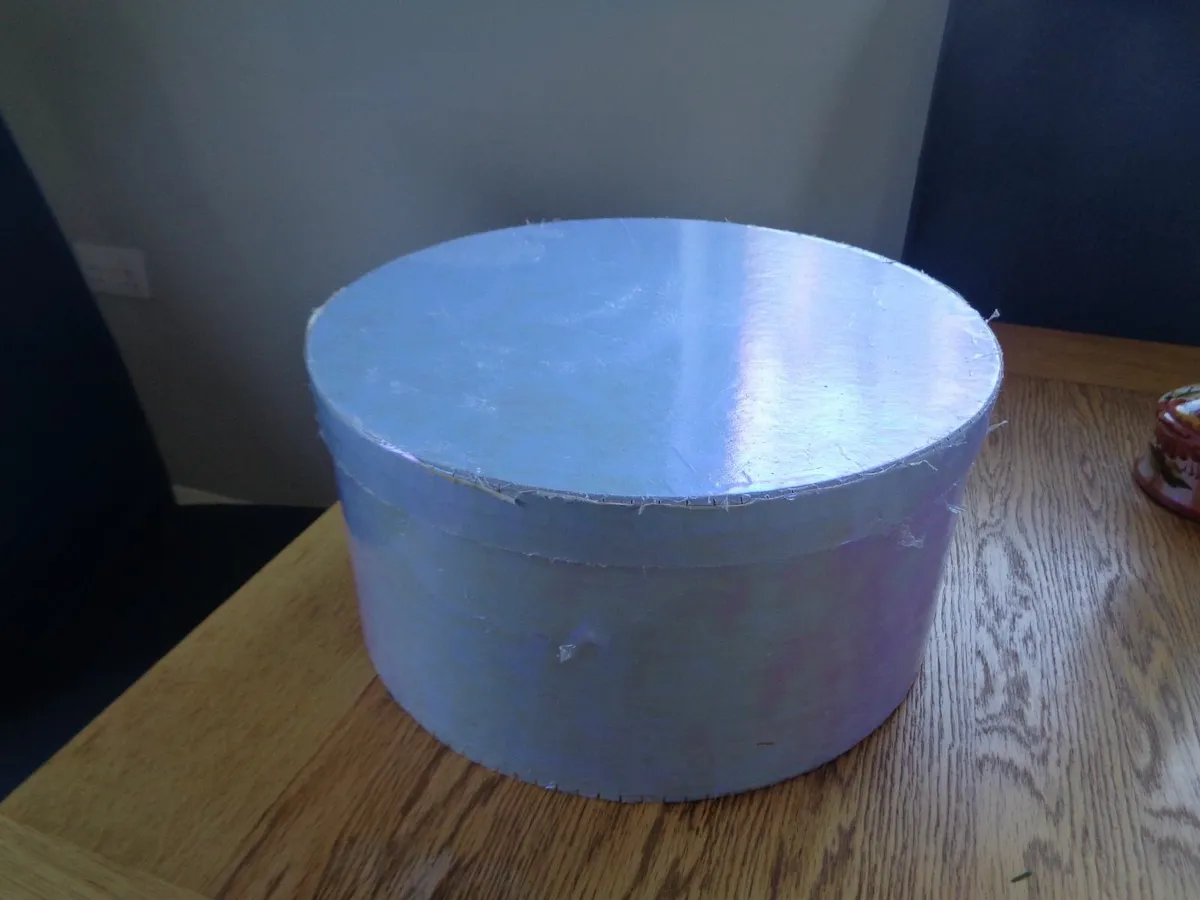 Large Hat Box for Sale - Image 1