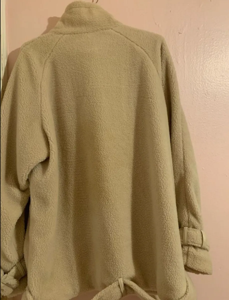beige teddy borg fleece jacket - Image 4