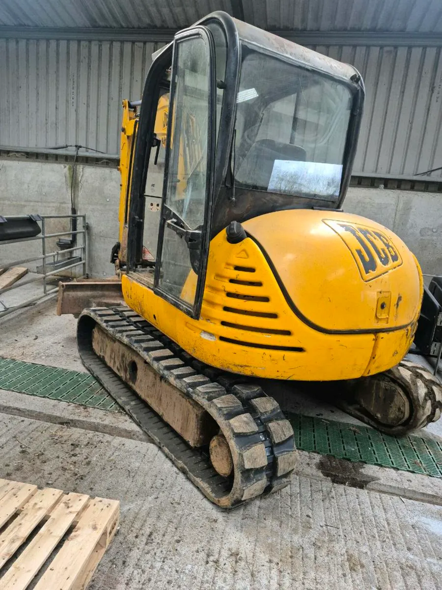 Jcb 5.5 ton mini digger - Image 1