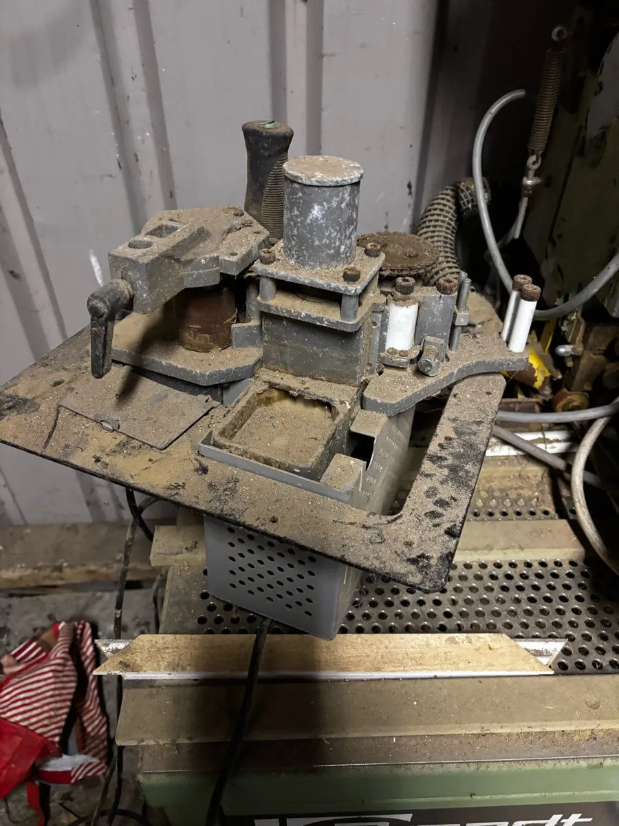 Hand held edgeing machine - Image 2