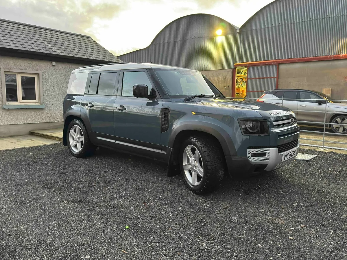 Land Rover Defender 2021 - Image 2