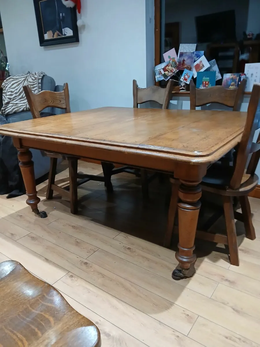 Dining table - Image 3