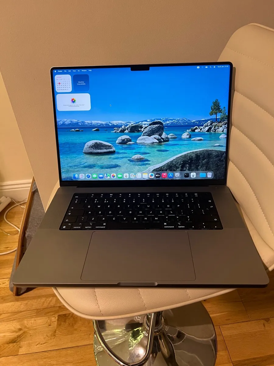 MacBook Pro 16 inch - Image 1