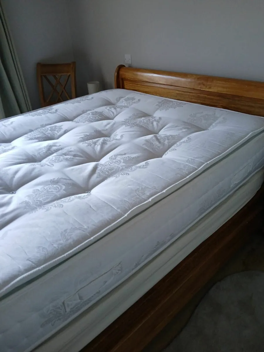 King size Mattress Pocket spring with pillow top - Image 4