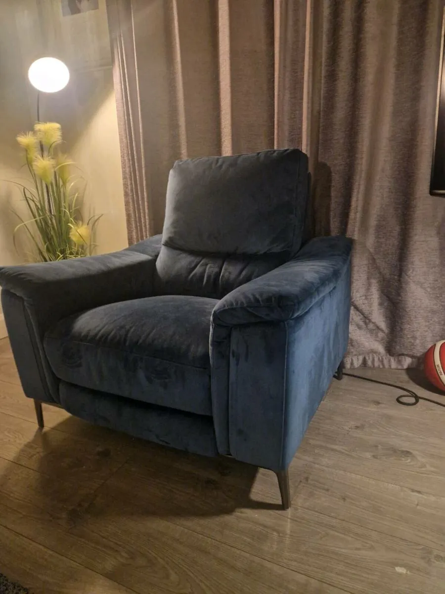 Electric recliner armchair - Image 1