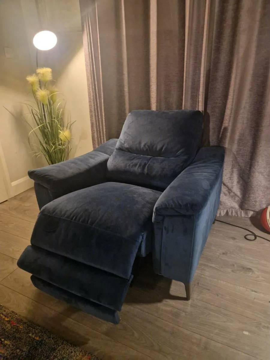 Electric recliner armchair - Image 3