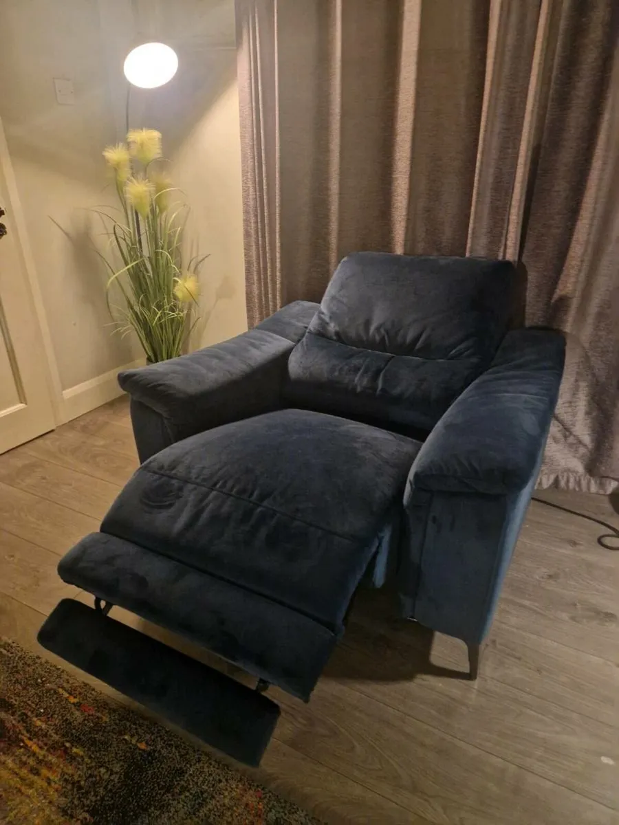 Electric recliner armchair - Image 4