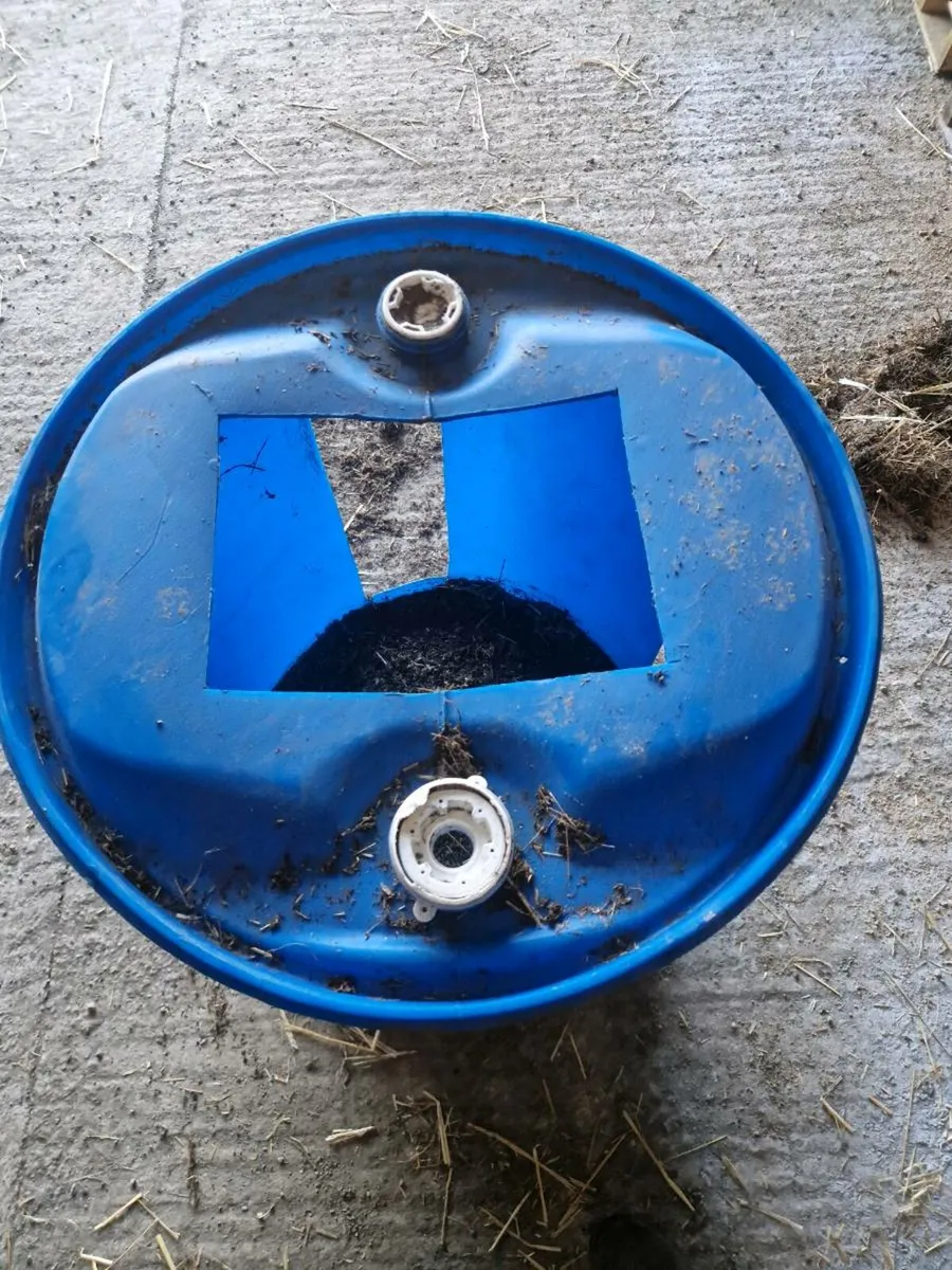 Calf Hay Rack Feeders - Image 3