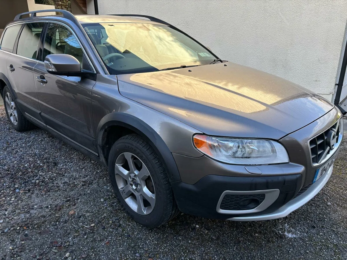 Volvo XC70 - Image 1