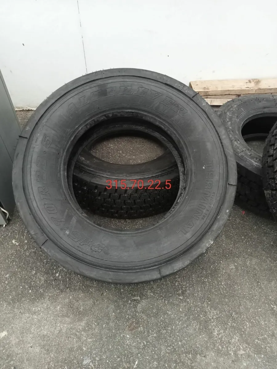 Lorry tyres - Image 3