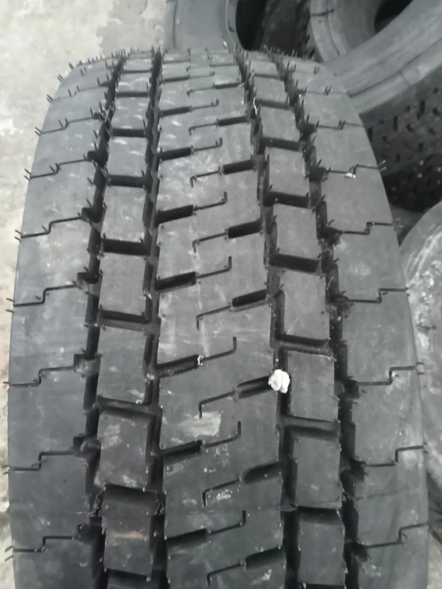 Lorry tyres - Image 4