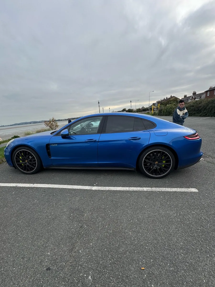 Porsche Panamera - Image 4