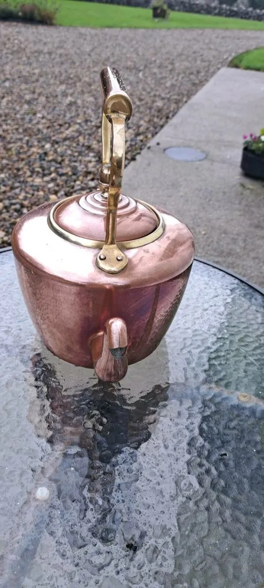 Old brass  copper kettle - Image 2