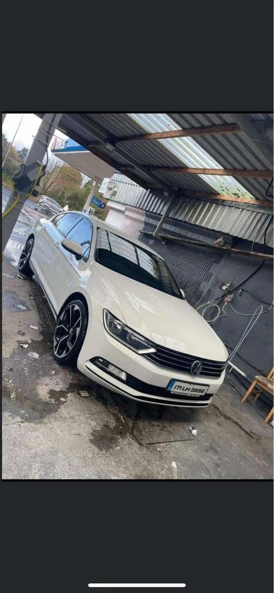 VW Passat SE 1.6 TDI Bluemotion - Image 1