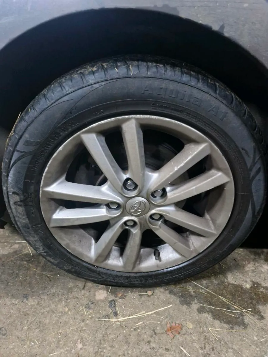 Toyota auris diesel parts tr sports model - Image 3