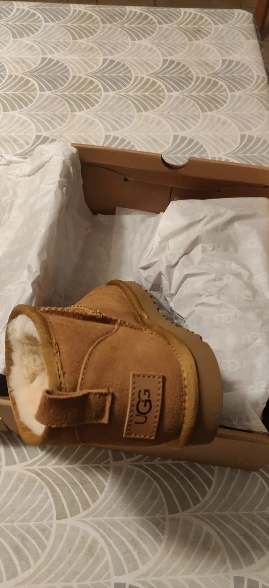 Ugg boots - Image 4