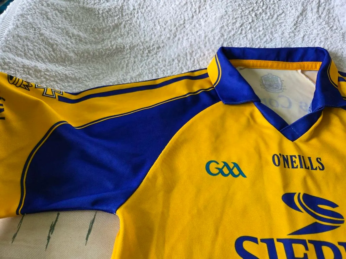 Roscommon Home Gaelic Football Jersey 2009 to 2010 - Image 4