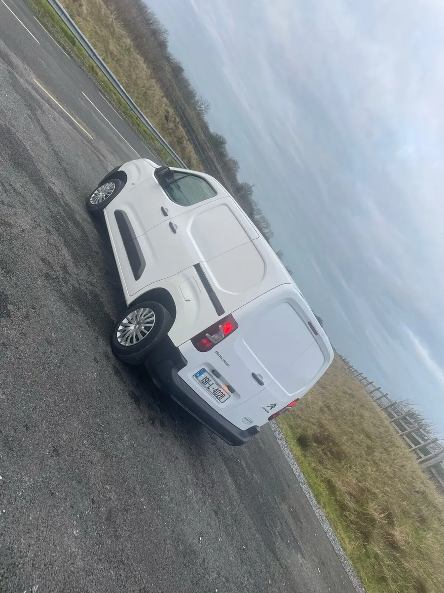 2019 Citroen berlingo - Image 2