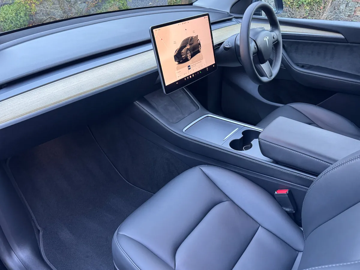 2023 Tesla Model Y RWD 1 Owner - Image 2