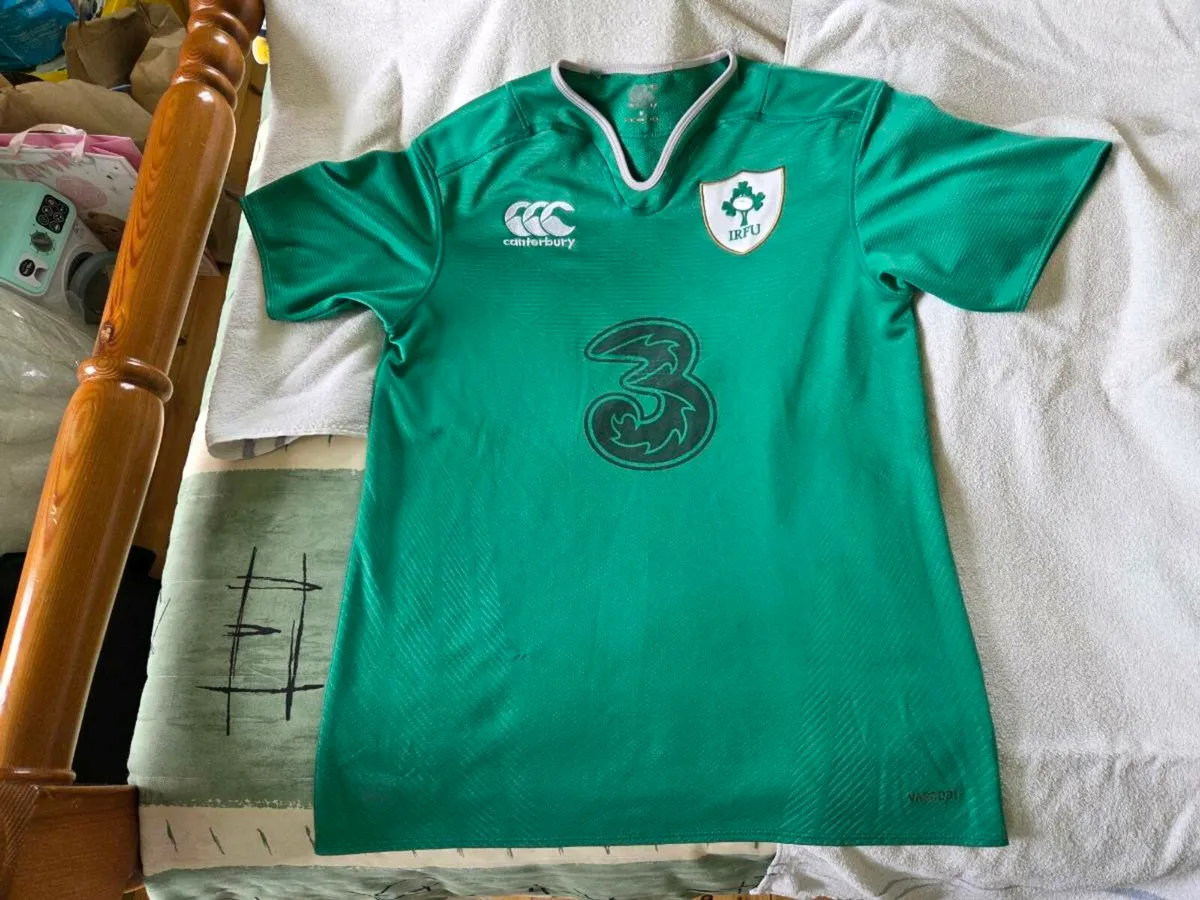 Ireland Rugby Union Home Pro Jersey 2015 to 2016 M - Image 1