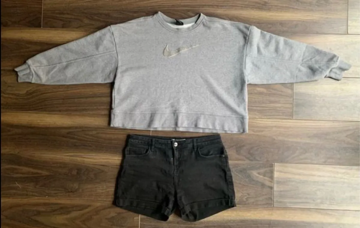 Grey Nike Jumper: Size 14 - Image 3