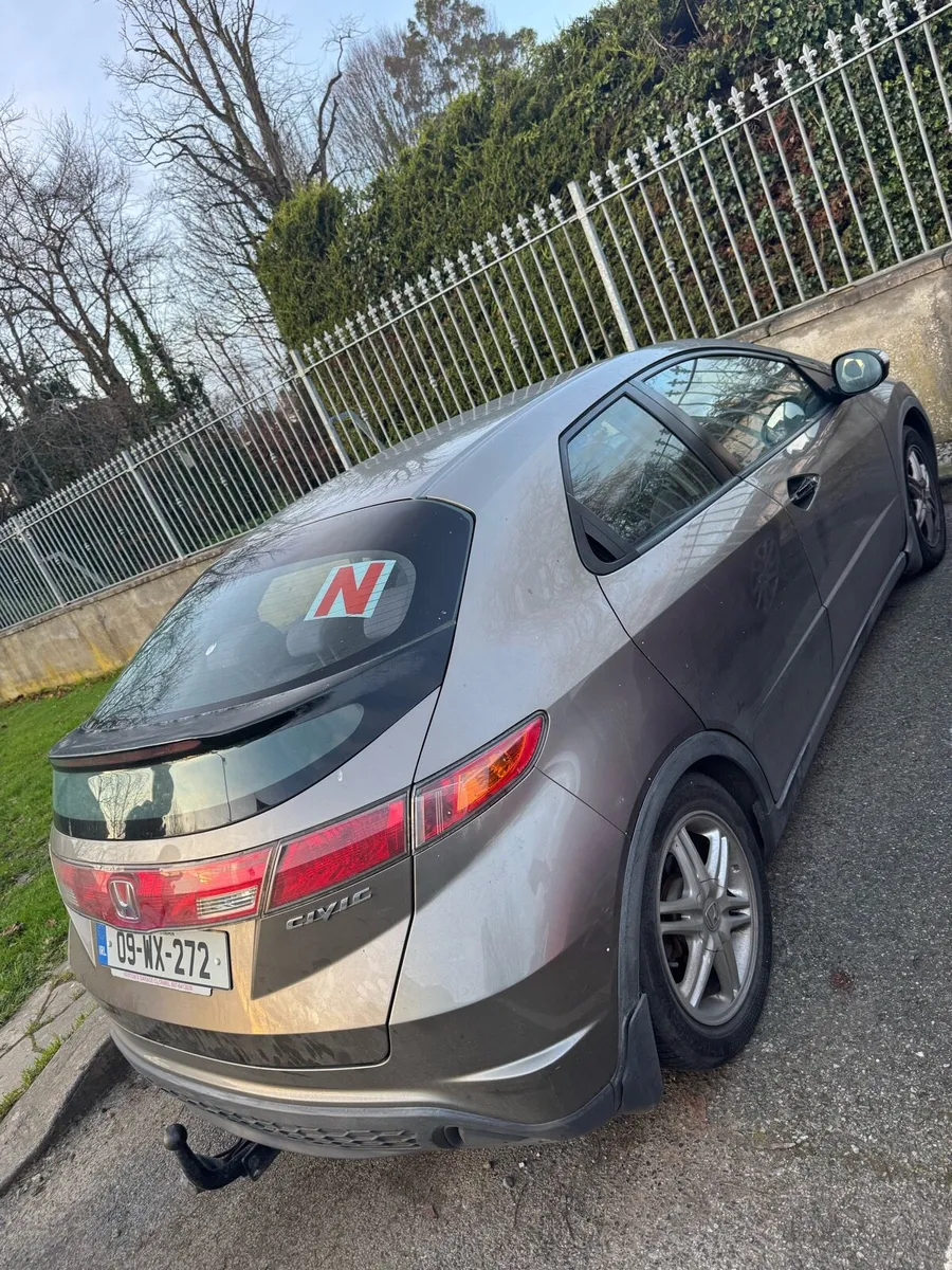 Honda Civic 2009 - Image 1