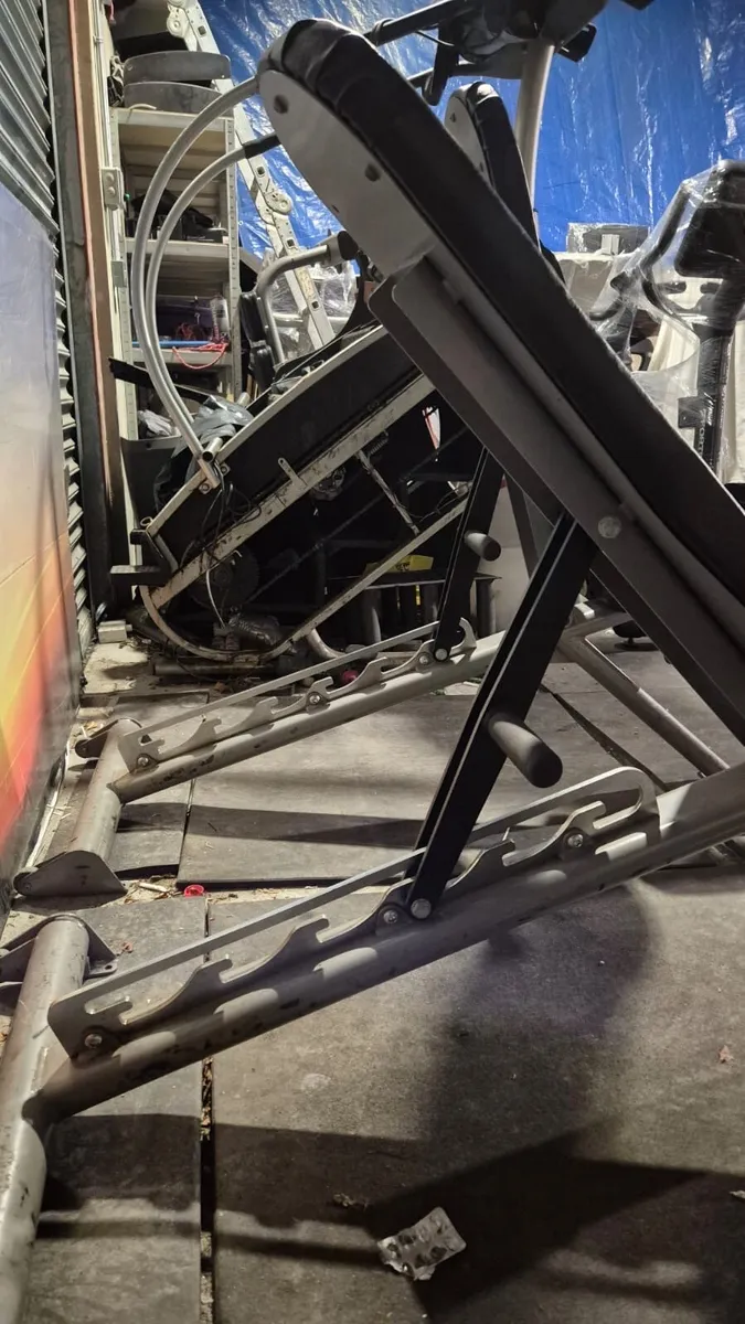 EXIGO adjustable benches - Image 4