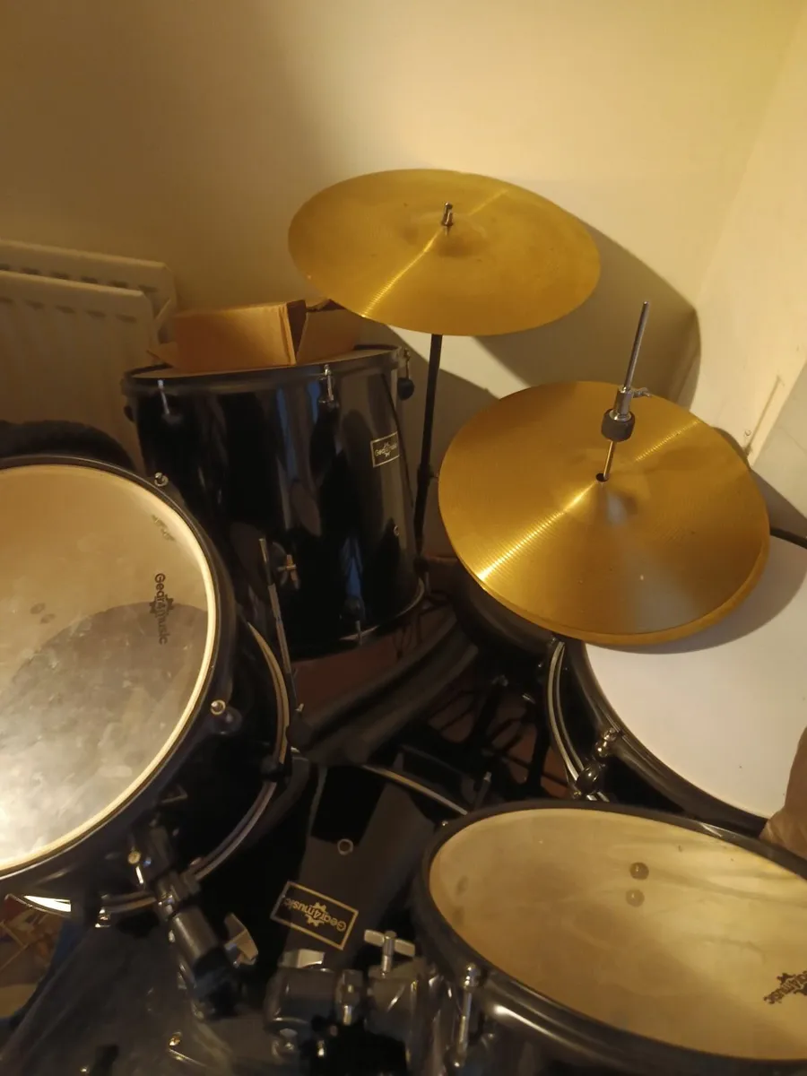 Drum set - Image 1