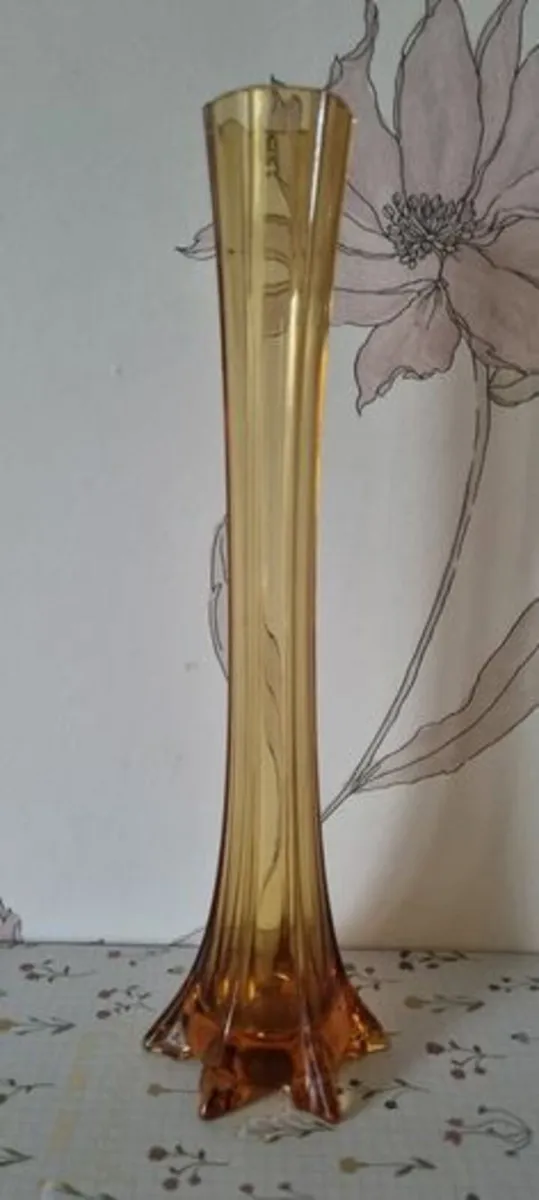 Vintage amber elephant foot vase - Image 1