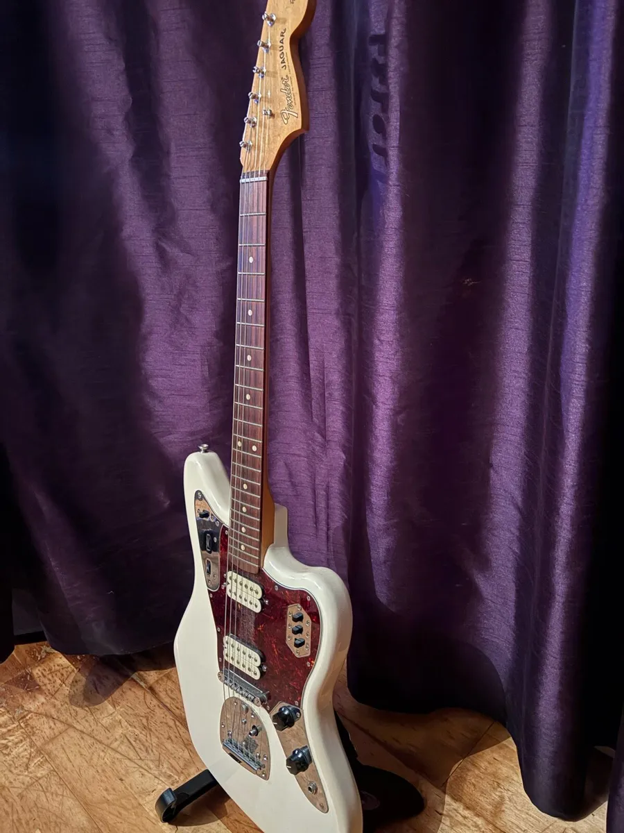 Fender Classic Player Jaguar Special HH - Image 3