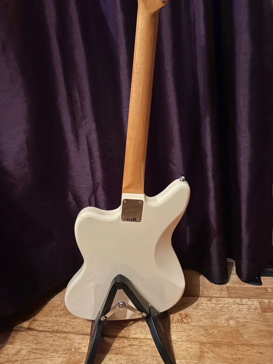 Fender Classic Player Jaguar Special HH - Image 4