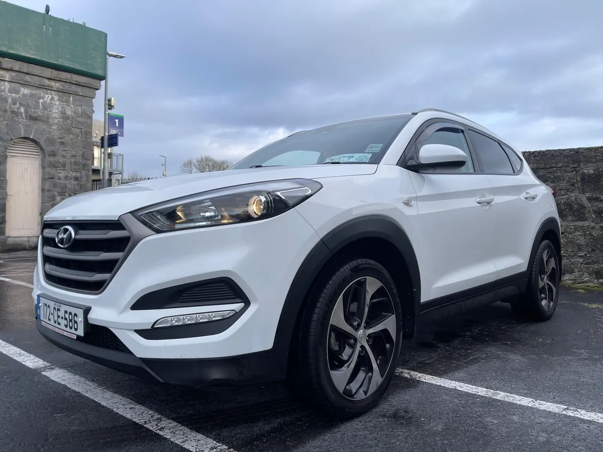 2017 HYUNDAI TUCSON SPORT COMFORT WHITE - Image 2