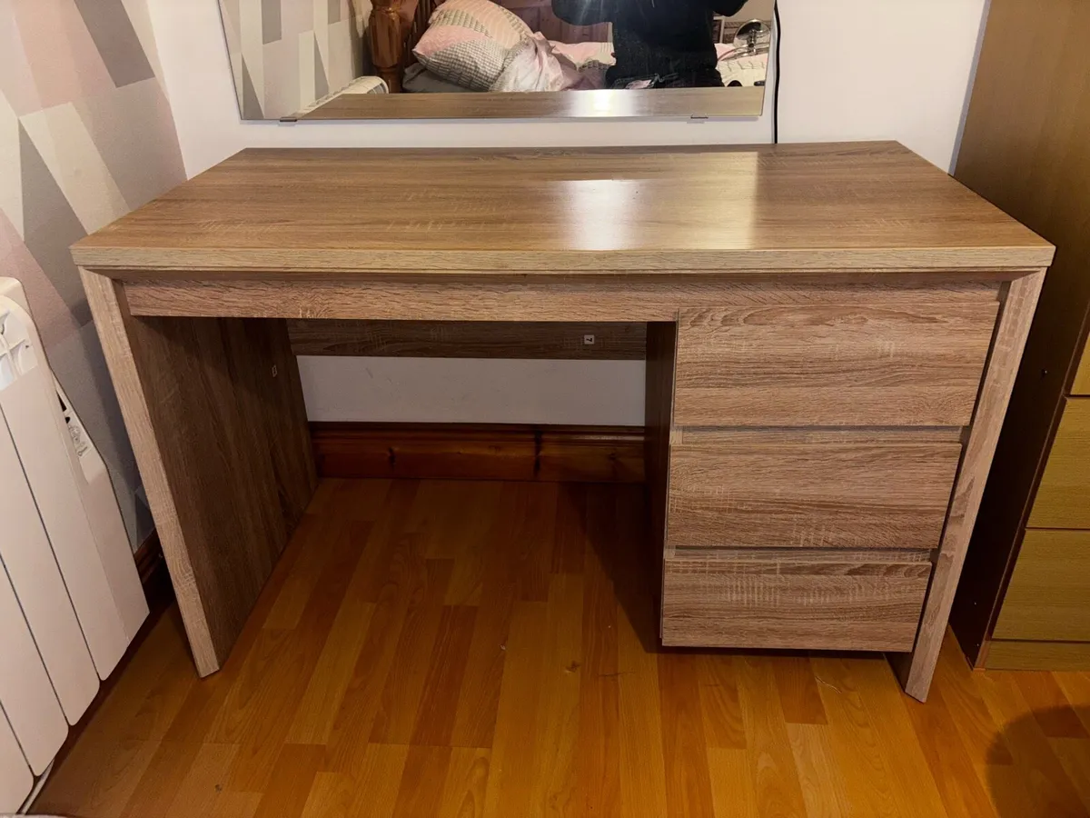 Dressing table - Image 1