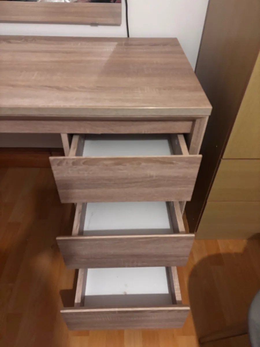 Dressing table - Image 2