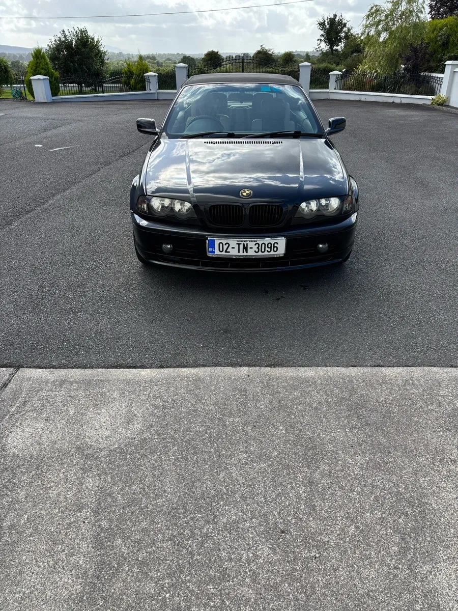 2002 BMW 320 2.2 petrol convertible - Image 1