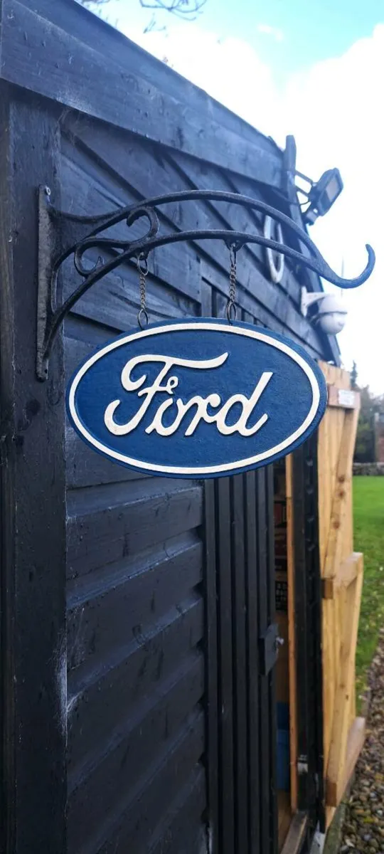 Ford hanging cast iron sign - Image 3