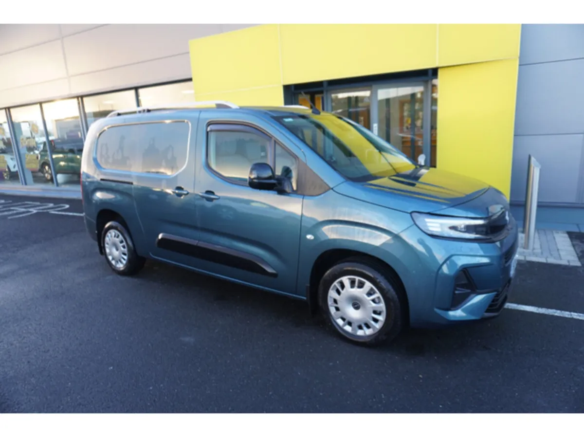 Opel Combo SPORT L2H1-1.5 100PS DIE-6 - Image 1